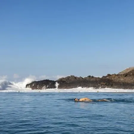Precioso Apto. Con Vistas Al Mar Y Puesta De Sol דירה