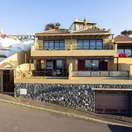 Precioso Apto. Con Vistas Al Mar Y Puesta De Sol דירה